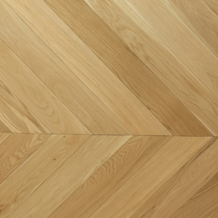Parquet Prefinito Rovere Europeo, Spina Francese, Spazzolato, Verniciato Uv Naturale,10-4x90x610mm